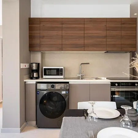 Cloudwalk 1- Bedroom In * Larnaca